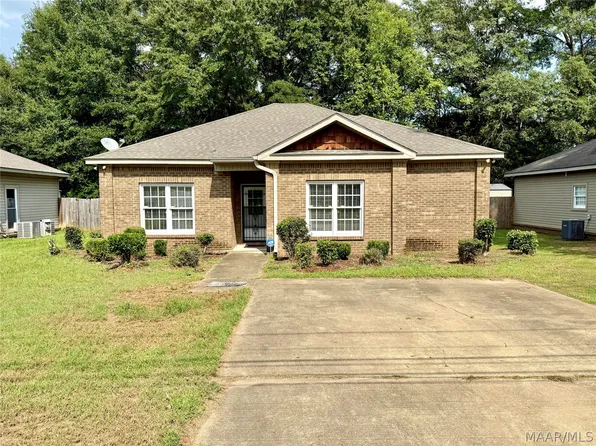 184 Oak St, Selma, AL 36701