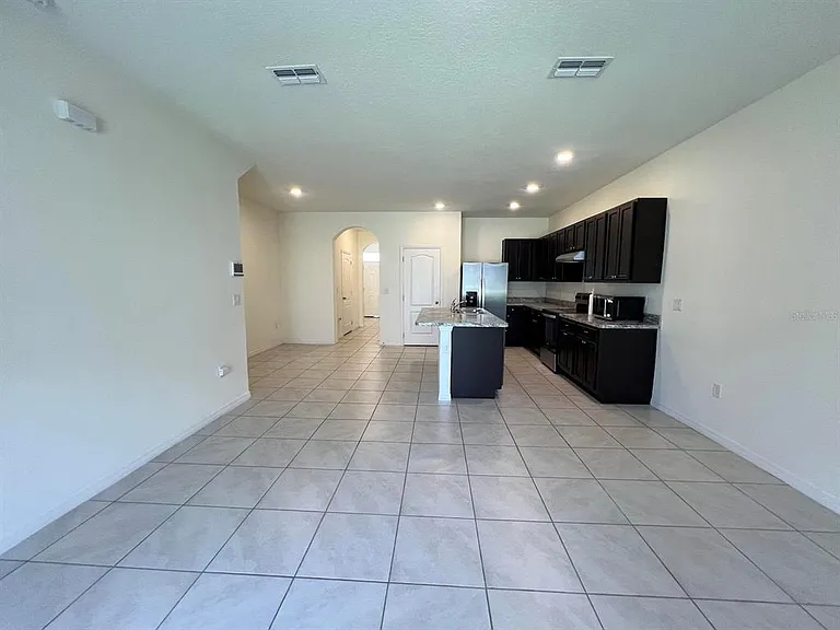 1370 Yellow Finch Dr — Photo 3