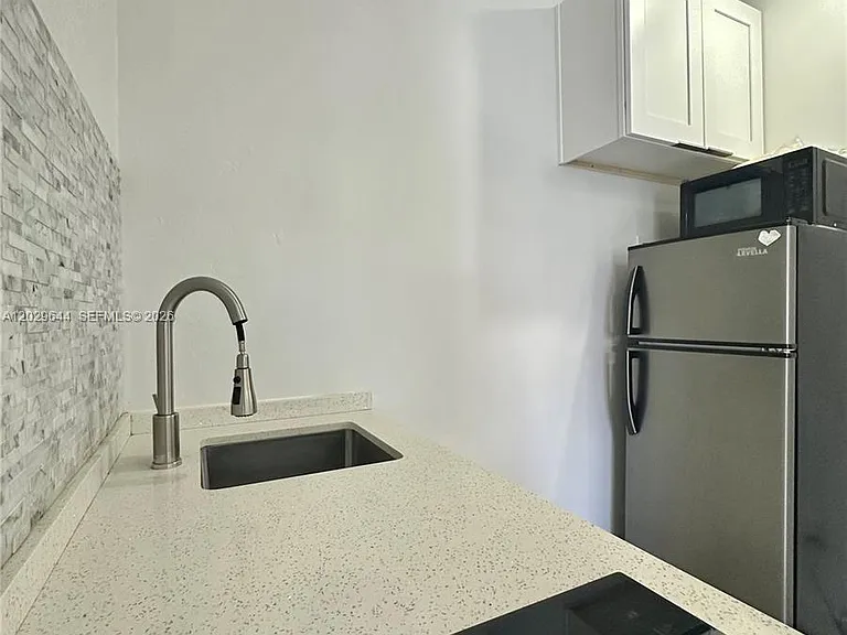 415 75th St #4A — Photo 9