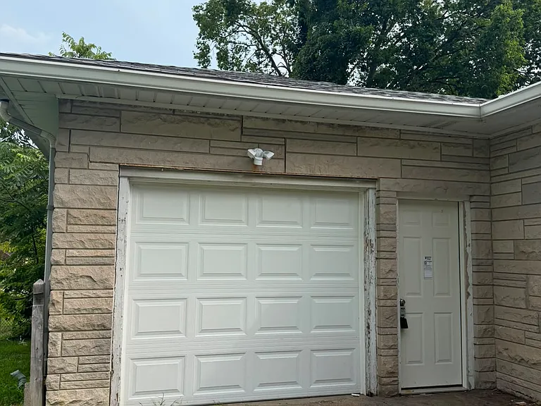 5219 W Mooresville Rd — Photo 15