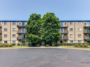 2420 E Brandenberry Ct APT 2A, Arlington Heights, IL 60004