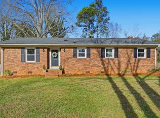 1614 Greenwood Rd, Laurens, SC 29360