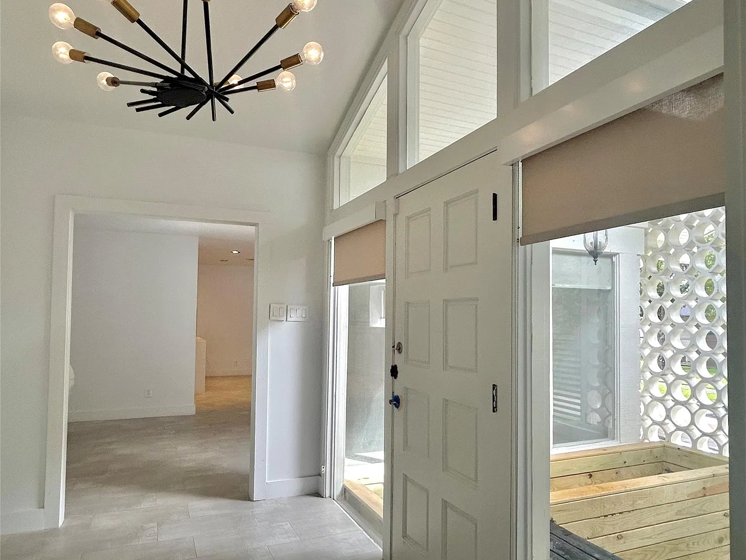 4 bed, 2.5 bath, 2600 sqft, $3,650 — Photo 2