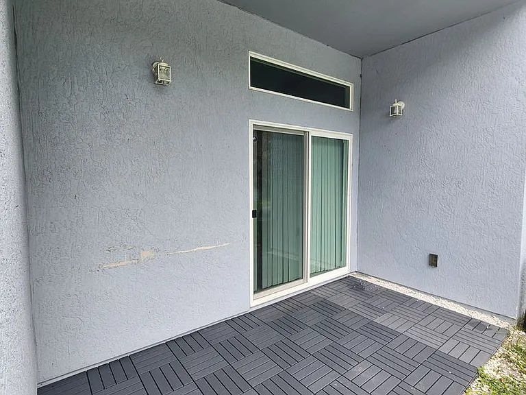 1108 Constantine St — Photo 21