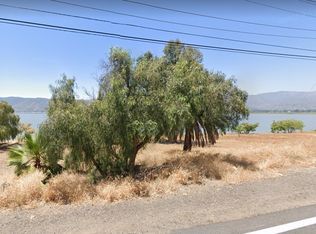 15 Lakeshore Dr, Lake Elsinore, CA 92530