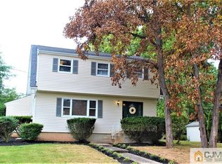 13 Winter St, Edison, NJ 08820