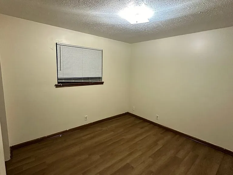 1409 E Iron Ave — Photo 5