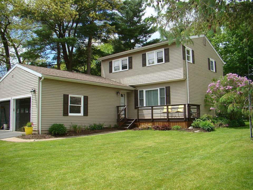 1st image of 3 Lee Dr