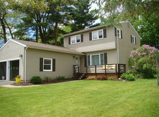3 Lee Dr, Saratoga Springs, NY 12866