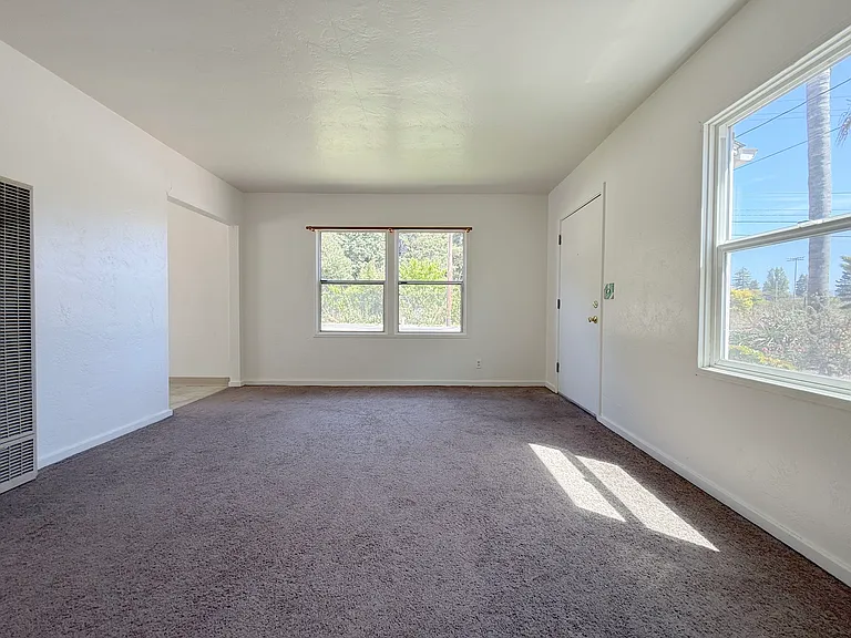 909 Laurel St #1 — Photo 3