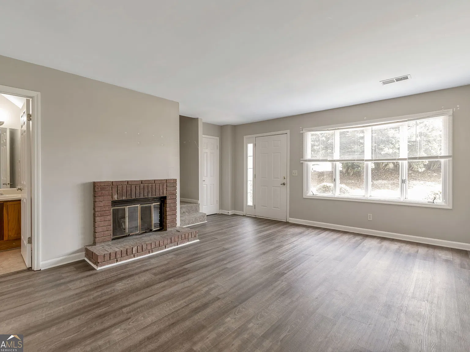 2 bed, 2.5 bath, 1249 sqft, $1,595 — Photo 4