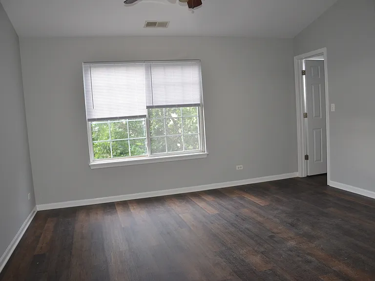 654 Lincoln Station Dr — Photo 10