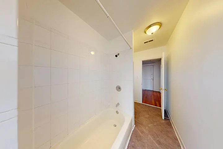 5237-5245 S. Kenwood Avenue — Photo 100