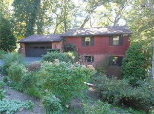 8600 W Barkhurst Dr, Pittsburgh, PA
