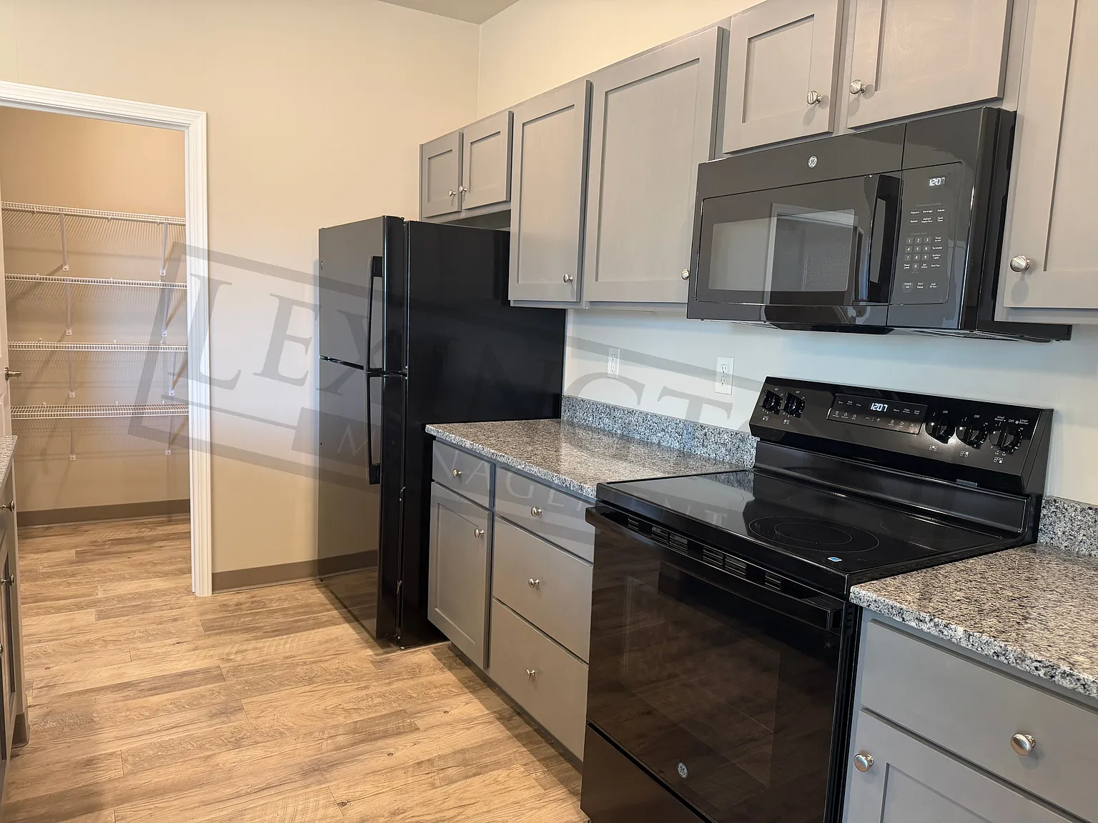 2 bed, 2.5 bath, 1249 sqft, $1,525 — Photo 2