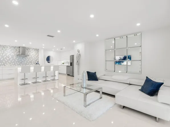 6395 Bay Club Drive #2, Fort Lauderdale, FL 33308