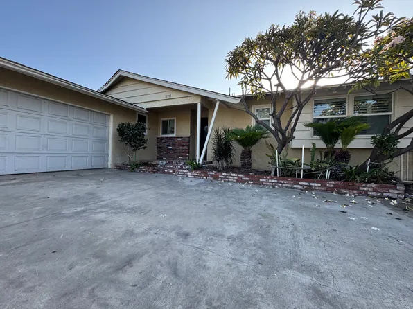 11711 Clover Ln, Garden Grove, CA 92841