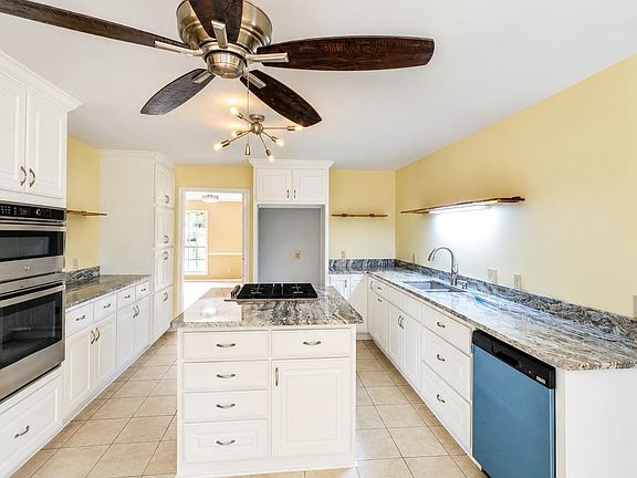 4th image of 5 Plantation Acres Dr
