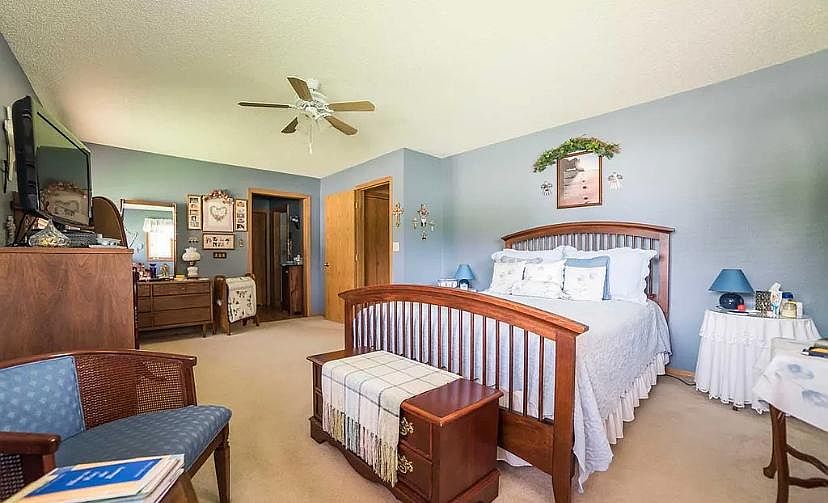 1st image of 1011 Heritage Dr