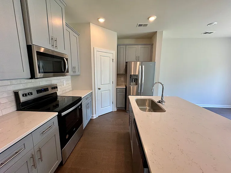 1720 Braemar Village Dr — Photo 8