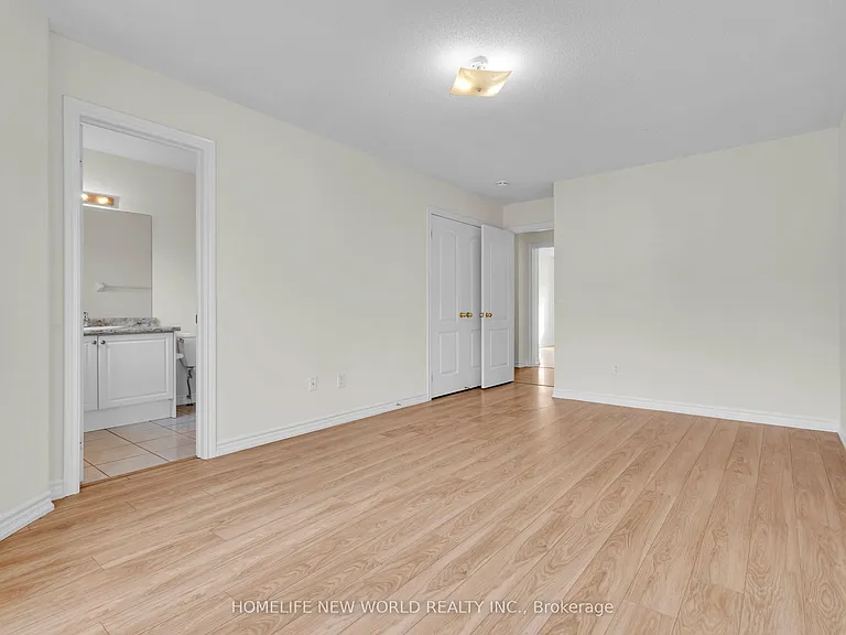 8 Shiff Cres — Photo 23