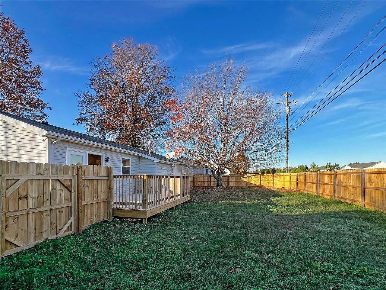 3 bed, 1200 sqft, $1,650 — Photo 4