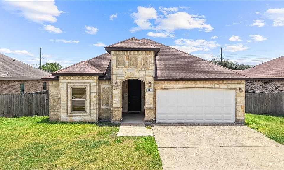 1st image of 220 Los Laureles Dr