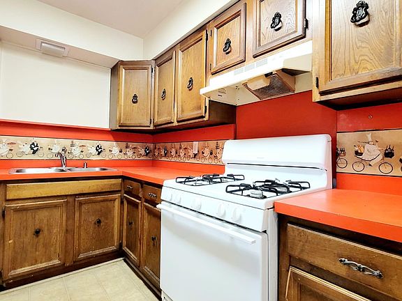 4th image of 802 S 27th St #802