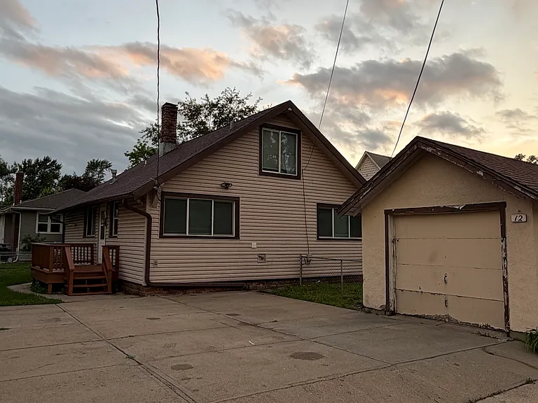 12 Carter Lake Clb — Photo 1