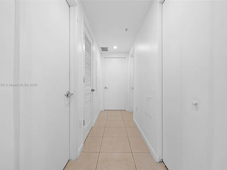 3250 NE 1st Ave #515 — Photo 17