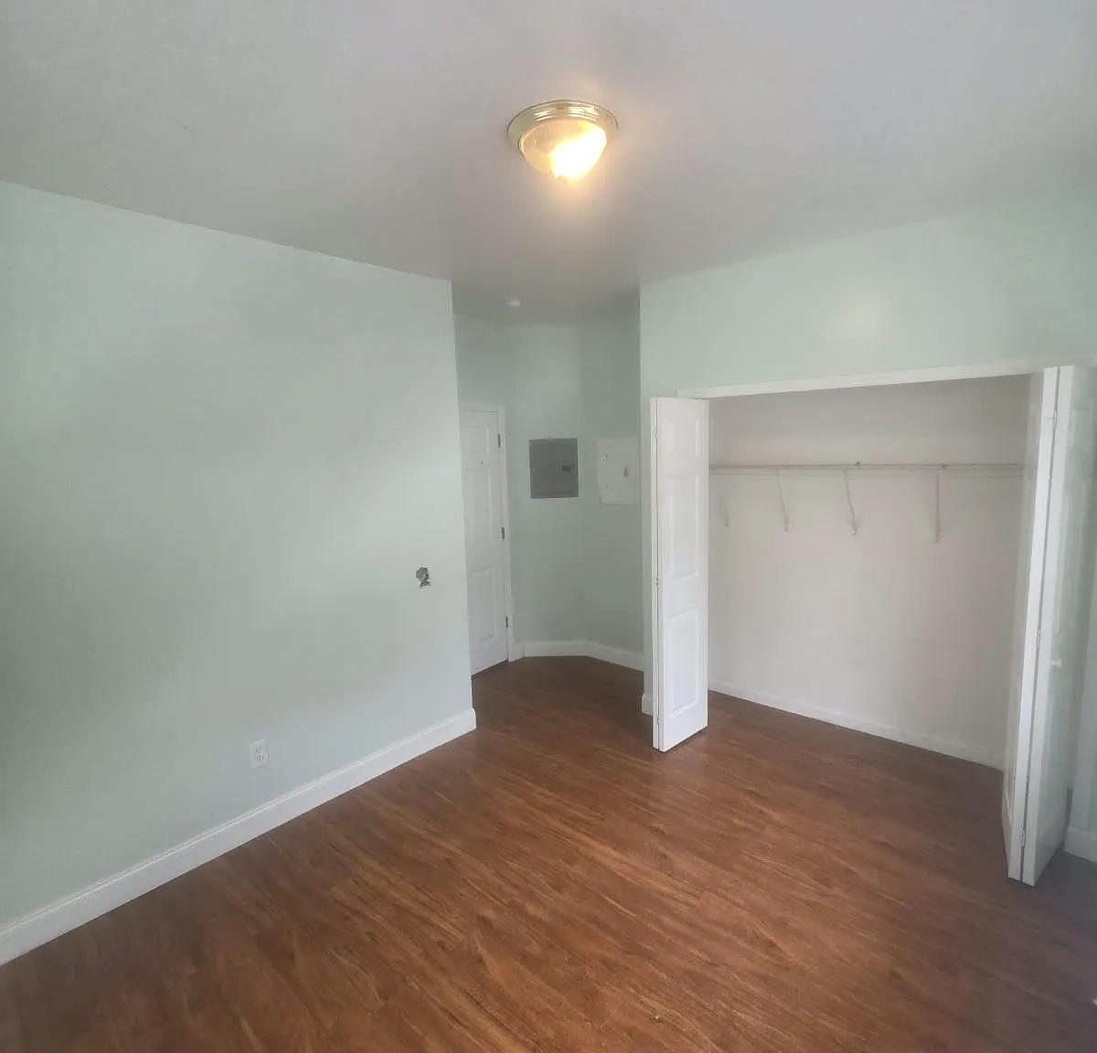 2 bed, $1,400 — Photo 3
