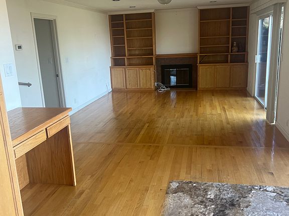 3rd image of 21875 Hyannisport Dr