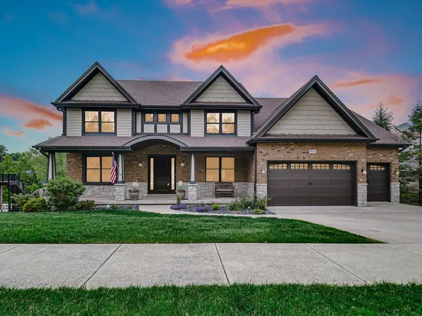 8956 Calumet Ave, Saint John, IN 46373