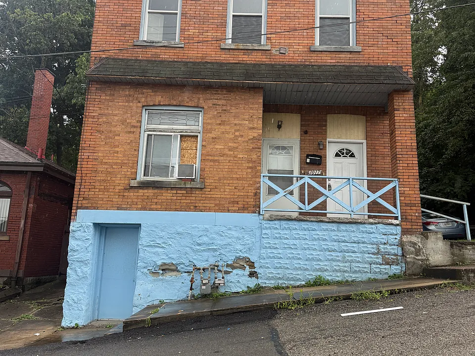 1017 Emporia St #2