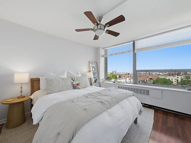 1455 N Sandburg Ter #1107 — Photo 8