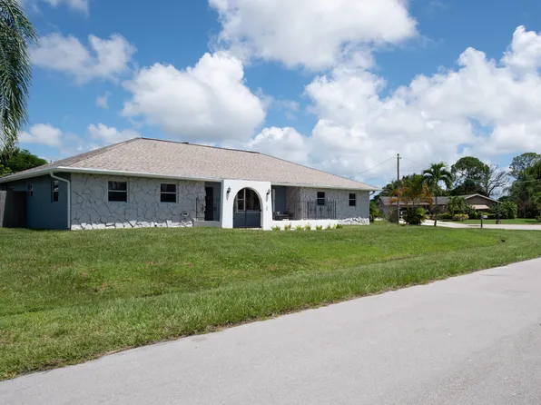 2419 SE Bordeaux Court, Port St Lucie, FL 34952