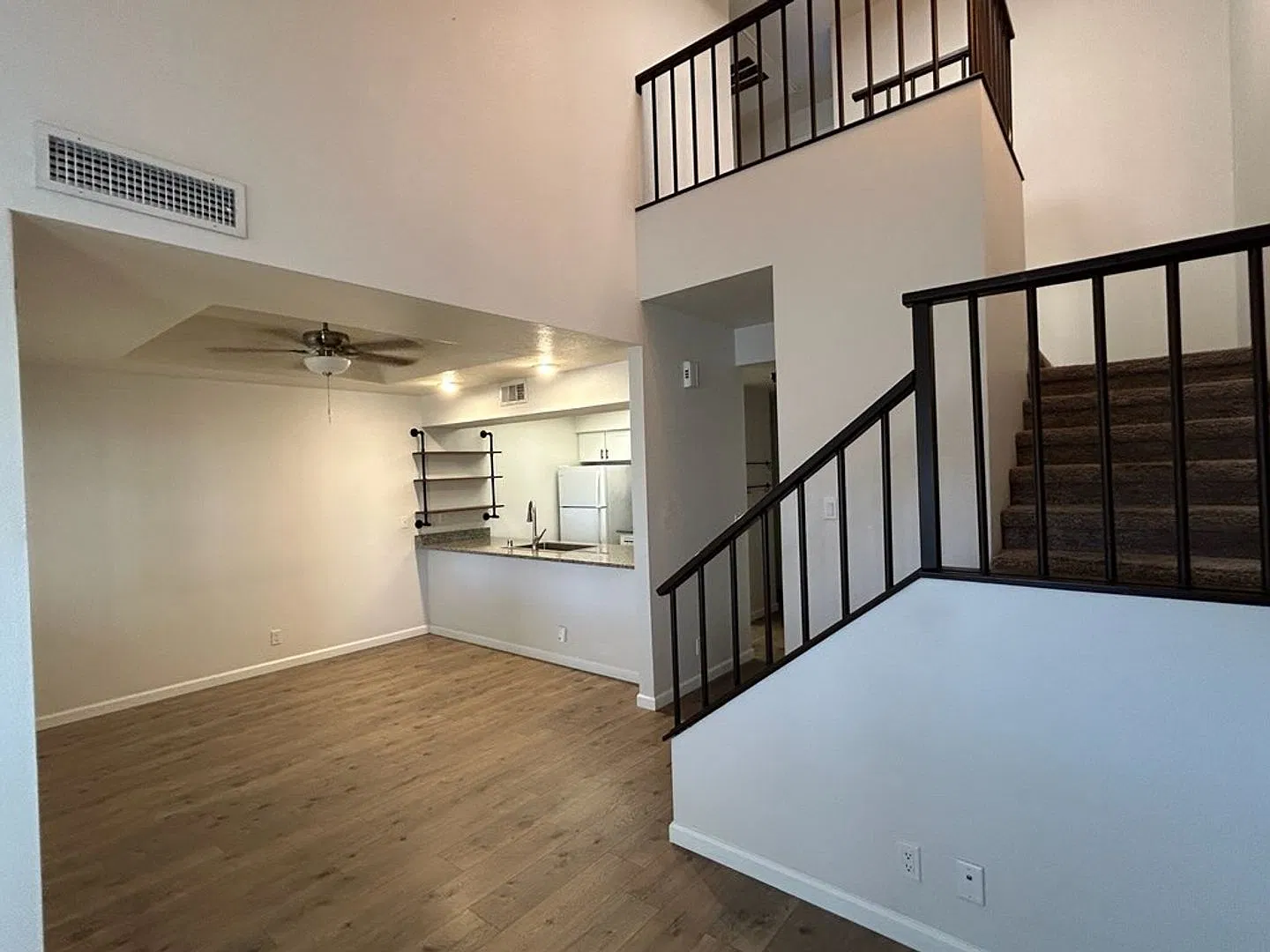 2 Bedroom, 2 Bath, 1 Car Garage - Springdale Condo — Photo 4