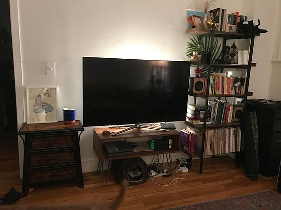 3rd image of 1330 Willoughby Ave APT 1