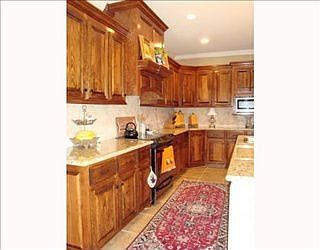 3rd image of 908 N Yorkshire Cir