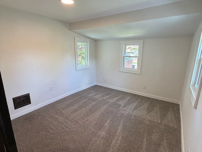 407 S High St — Photo 11