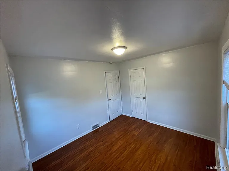 7280 Huron St — Photo 9