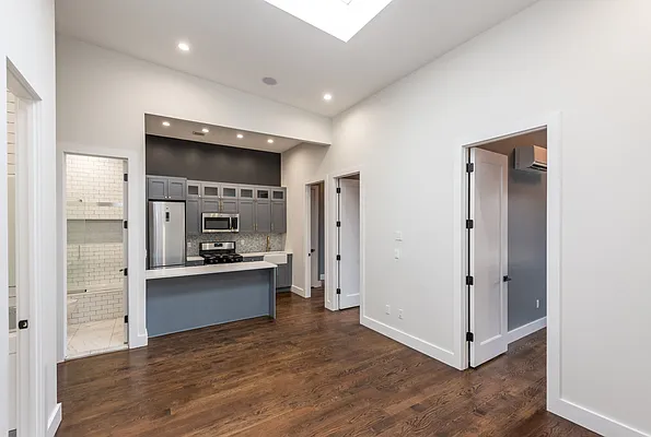 Rented by Nooklyn NYC LLC | media 72