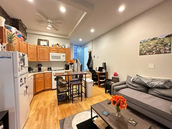 204 Endicott St APT 1, Boston, MA 02113