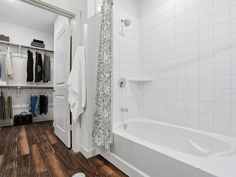 The Westlyn — Photo 12