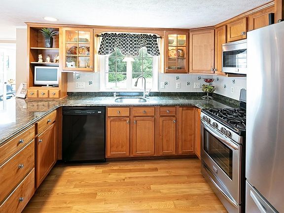 4th image of 57 Smiths Ln