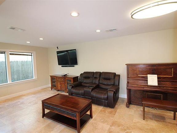Light and Bright Living RoomTravertine Floors