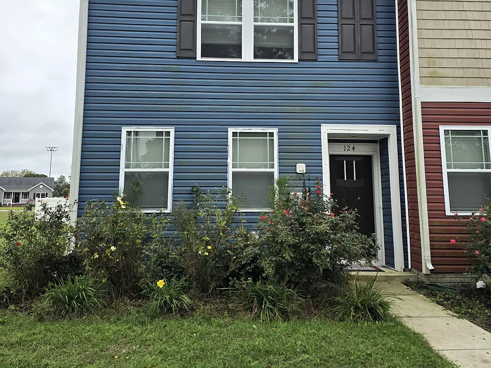 124 Willowtree Ln