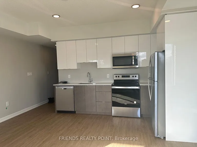 708 Woolwich St #212 — Photo 7