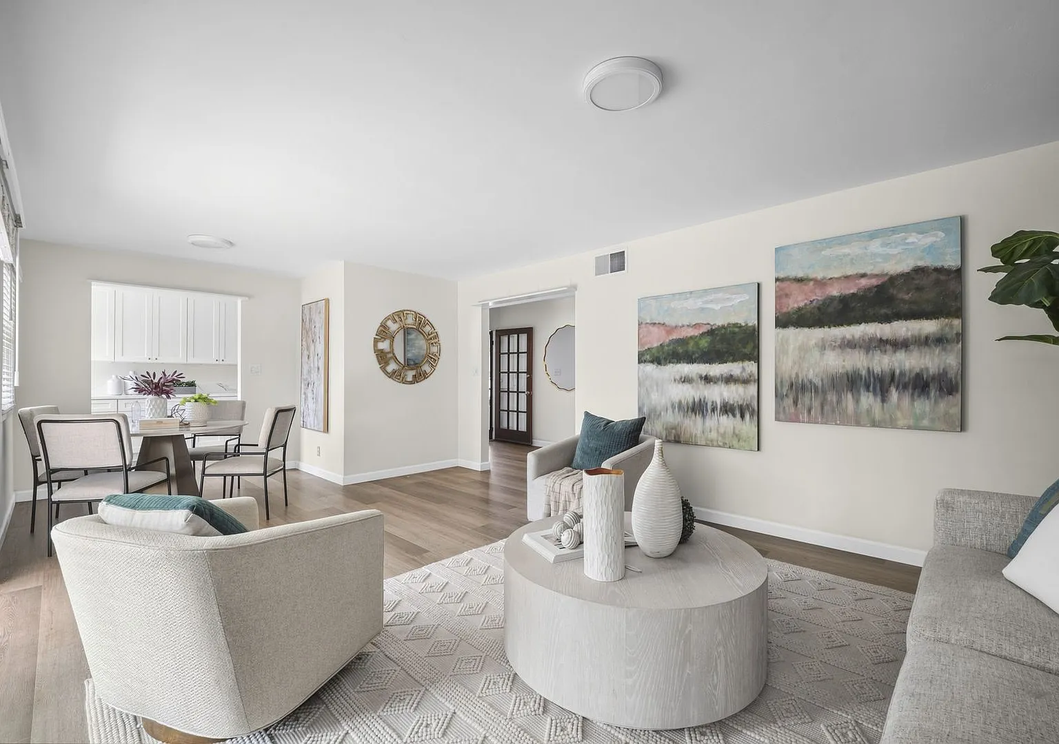 Showing Times: to schedule a viewing, please contact us — Photo 4