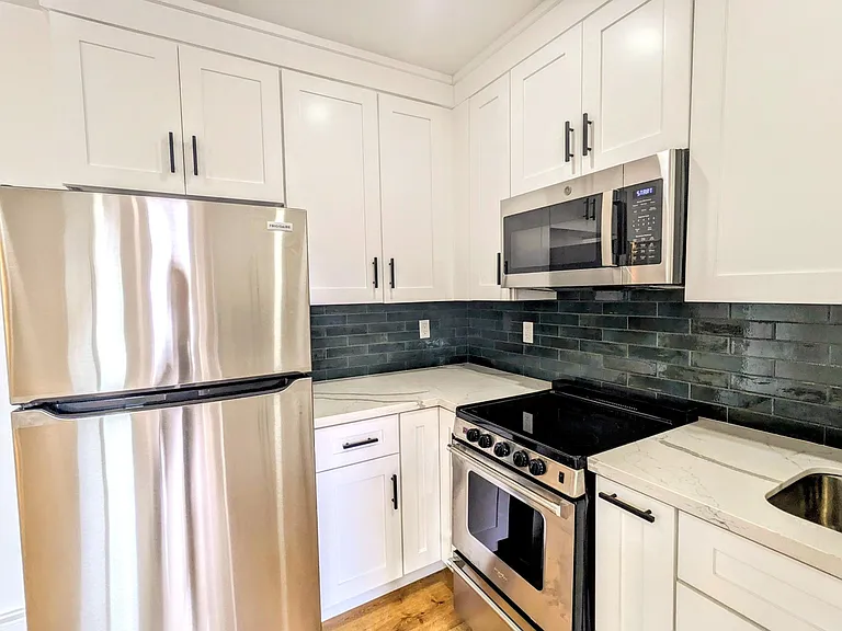 4133 Caflur Ave #B — Photo 10